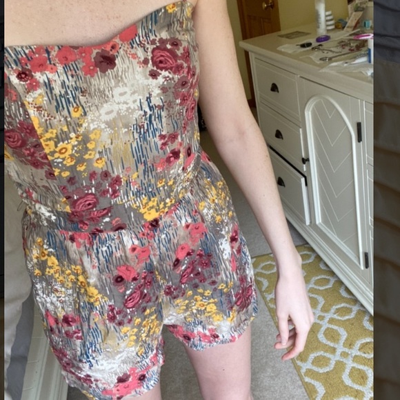 Forever 21 Romper, new with tags! - Picture 2 of 4